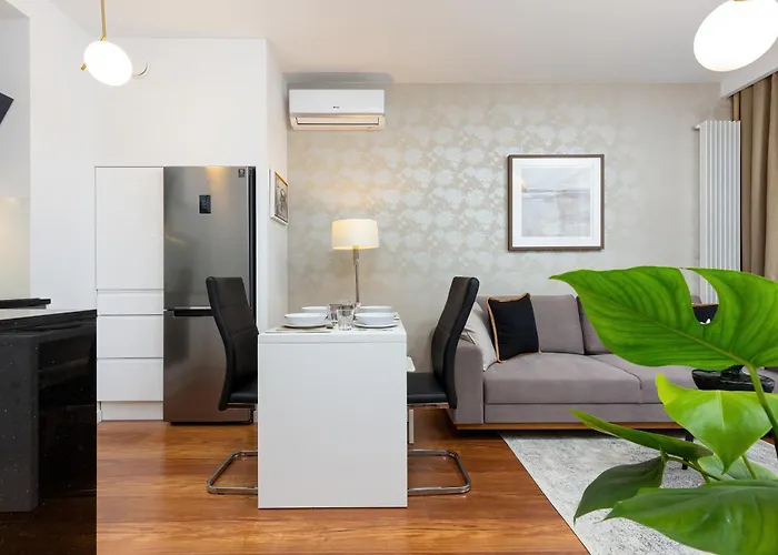 Royal City Center Mennica Residence By Noclegi Renters