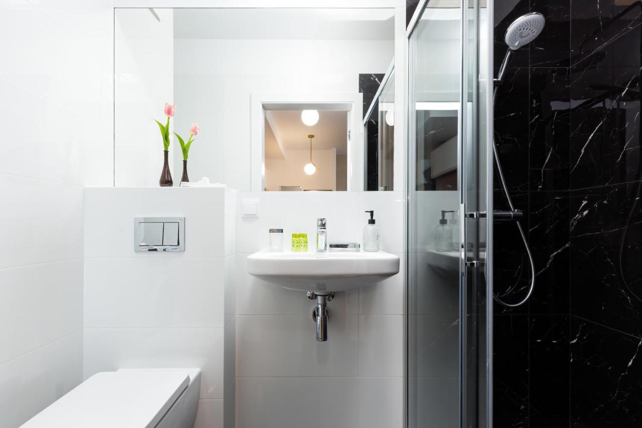Royal Center Mennica By Renters * Warschau