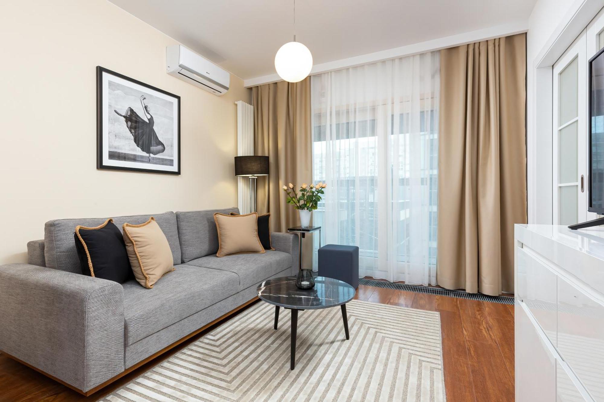 Royal Center Mennica By Renters Apartment Warschau